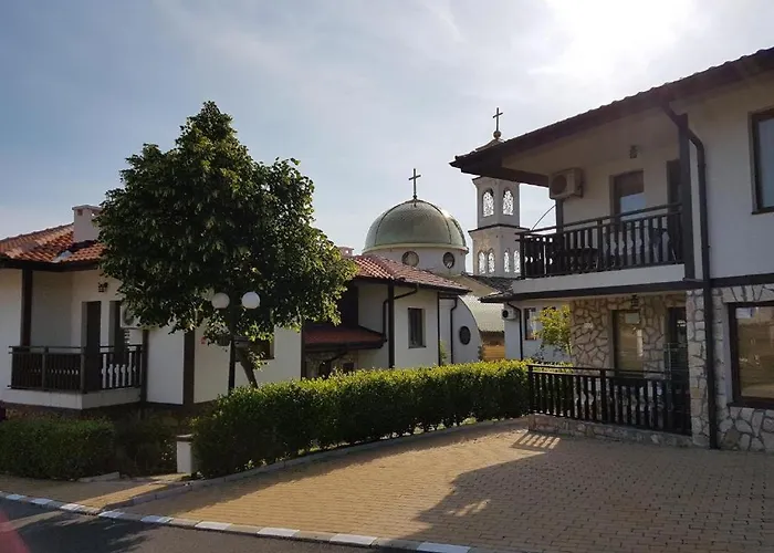 Monastery 14, St. דירה